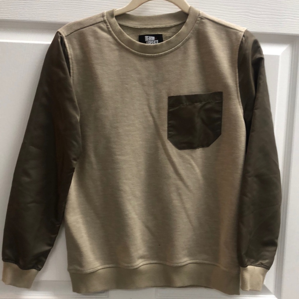 5th Ryder boys sweater gently used size M
